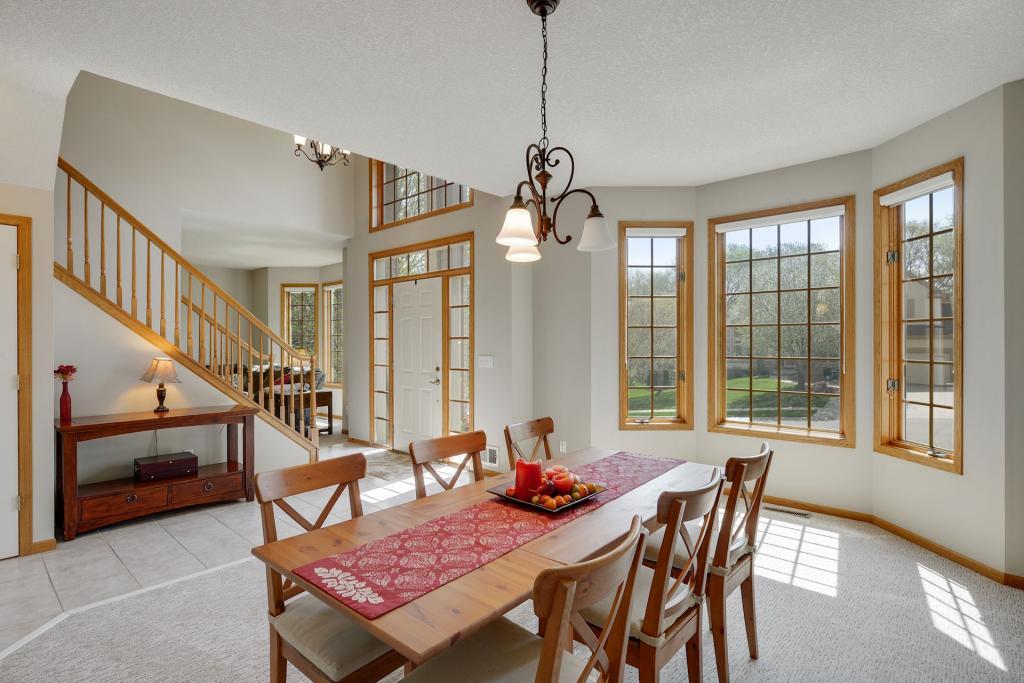 13823 Elkhart Road Apple Valley, MN 55124 - Photo 4 of 43 Gallery Image 4
