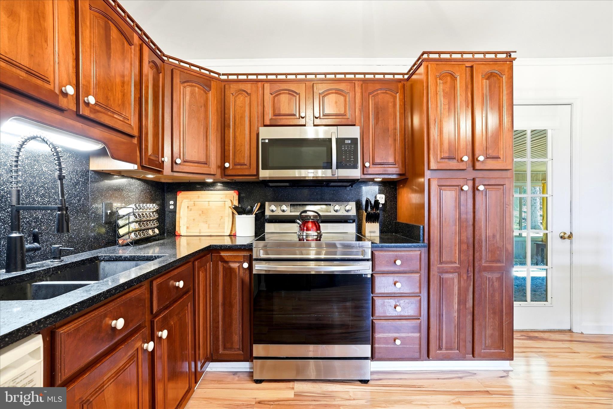 7625 Mountain Laurel Road Boonsboro, MD 21713 - Photo 10 of 47 Stainless Appliances
