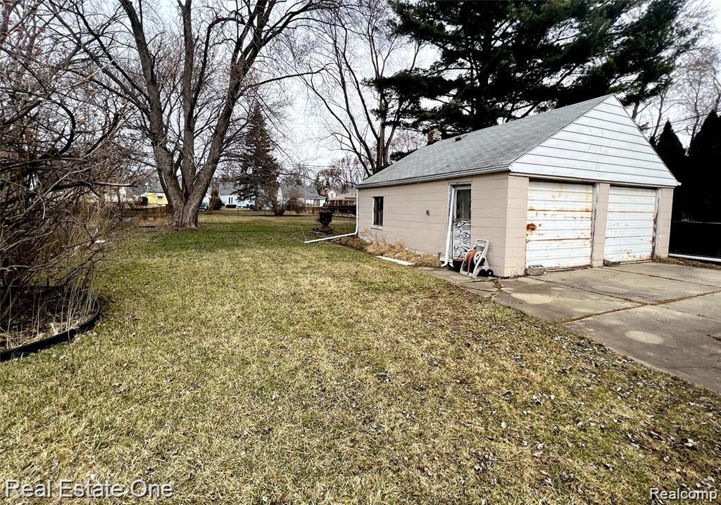 1035 East 14 Mile Road Clawson, MI 48017 - Photo 3 of 20 3.jpeg