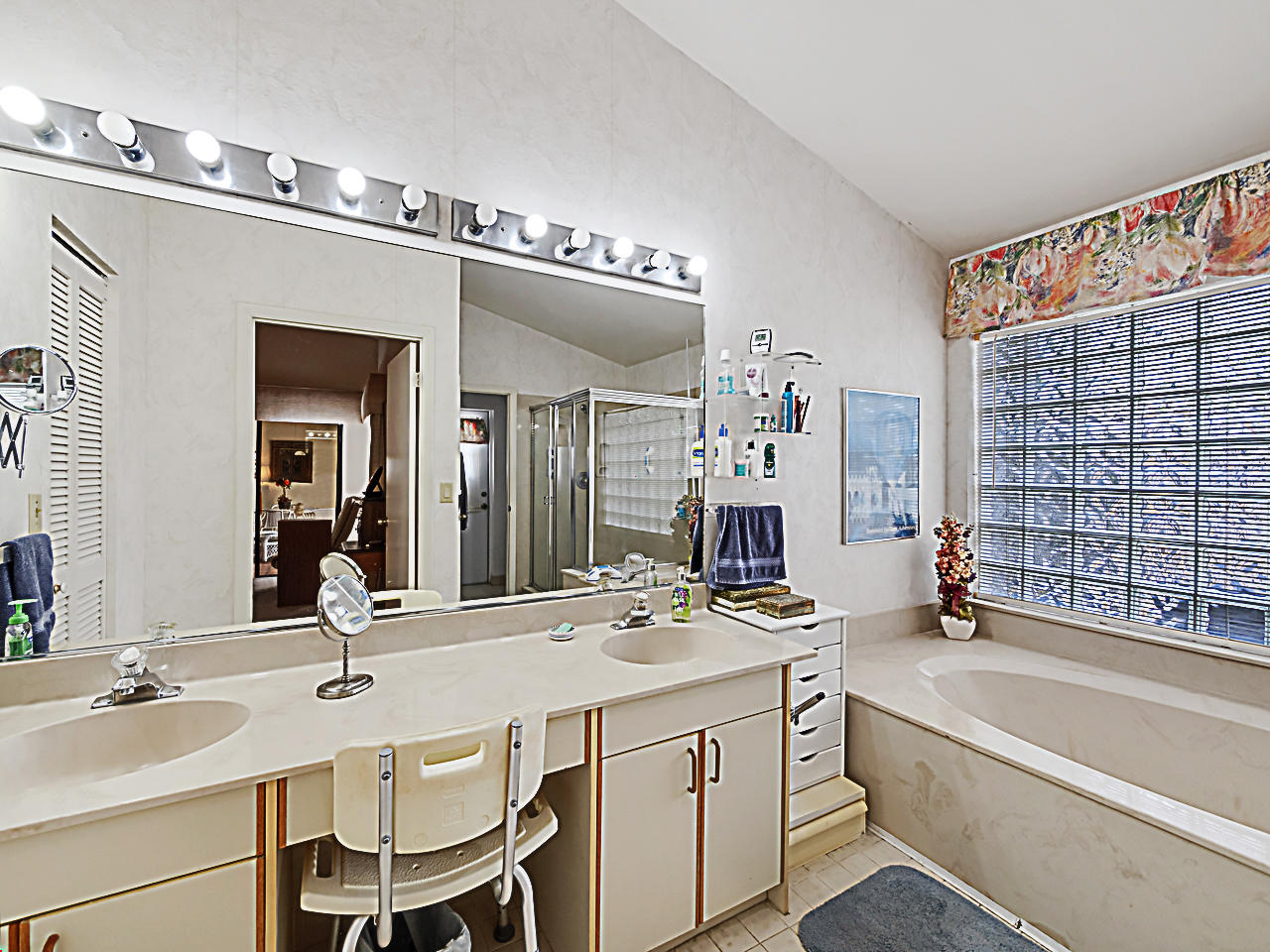 23283 Water Circle Boca Raton, FL 33486 - Photo 17 of 33 Master Bath