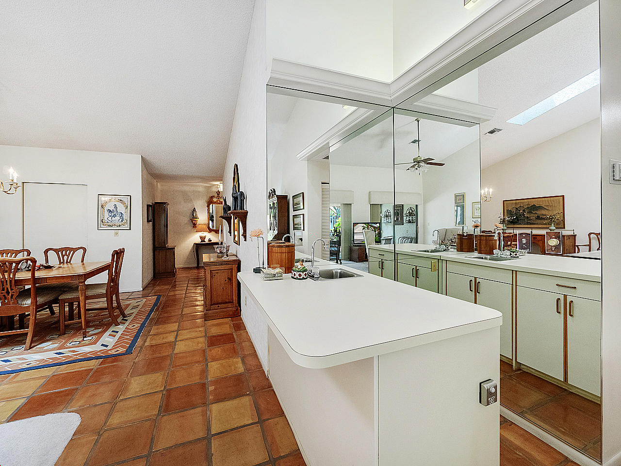 23283 Water Circle Boca Raton, FL 33486 - Photo 9 of 33 Wet Bar Area