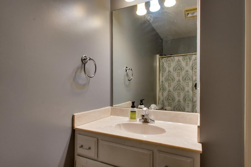 7342 Taylor Road Fairview, TN 37062 - Photo 12 of 17 Secondary bath