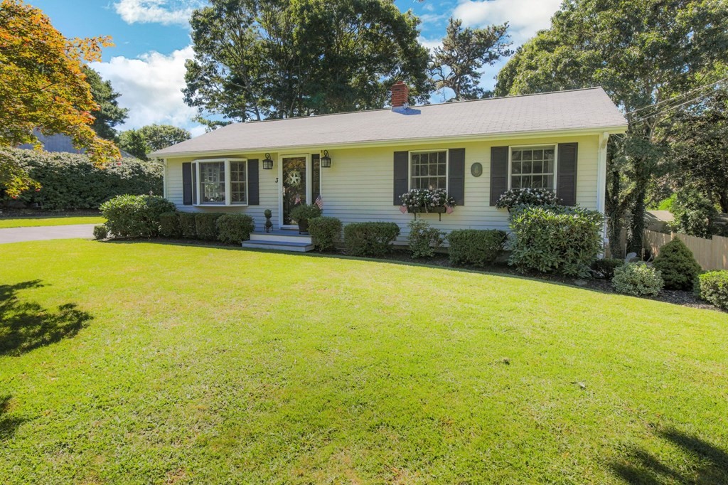 3 Robinhood Road Wareham, MA 02571 - Photo 1 of 35 Gallery Image 1