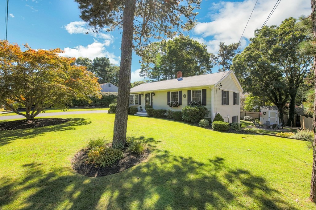 3 Robinhood Road Wareham, MA 02571 - Photo 2 of 35 Gallery Image 2
