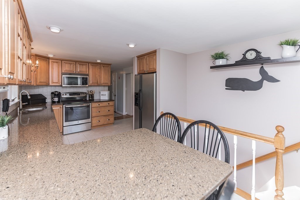 3 Robinhood Road Wareham, MA 02571 - Photo 4 of 35 Gallery Image 4