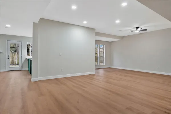 $425,000 | 3 Still Corner Place, Spring, TX 77381