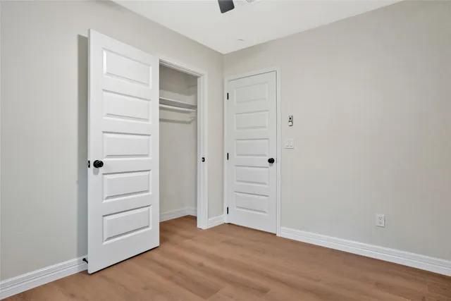 $435,000 | 3 Still Corner Place, Spring, TX 77381