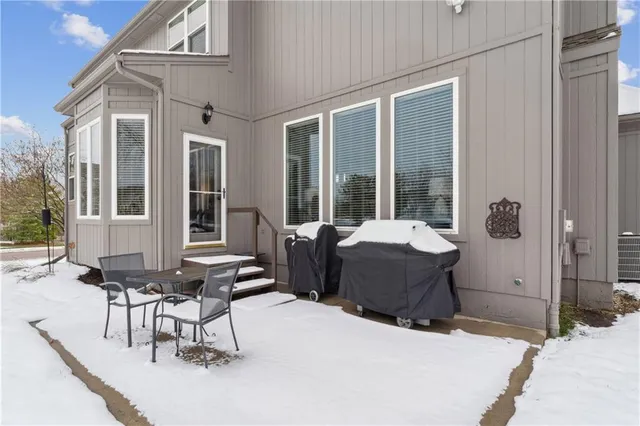 $620,000 | 7702 West 145th Terrace, Overland Park, KS 66223