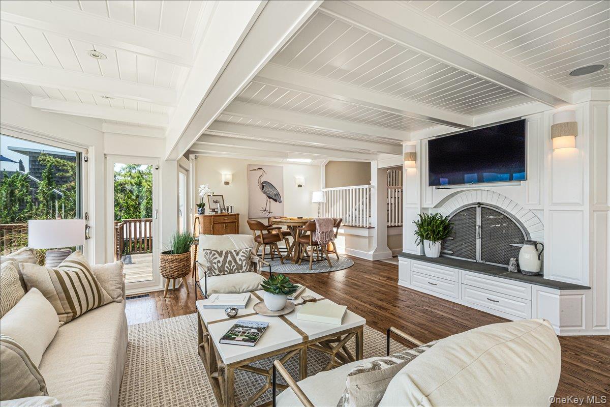 291 Dune Road Westhampton Beach, NY 11978 - Photo 16 of 45