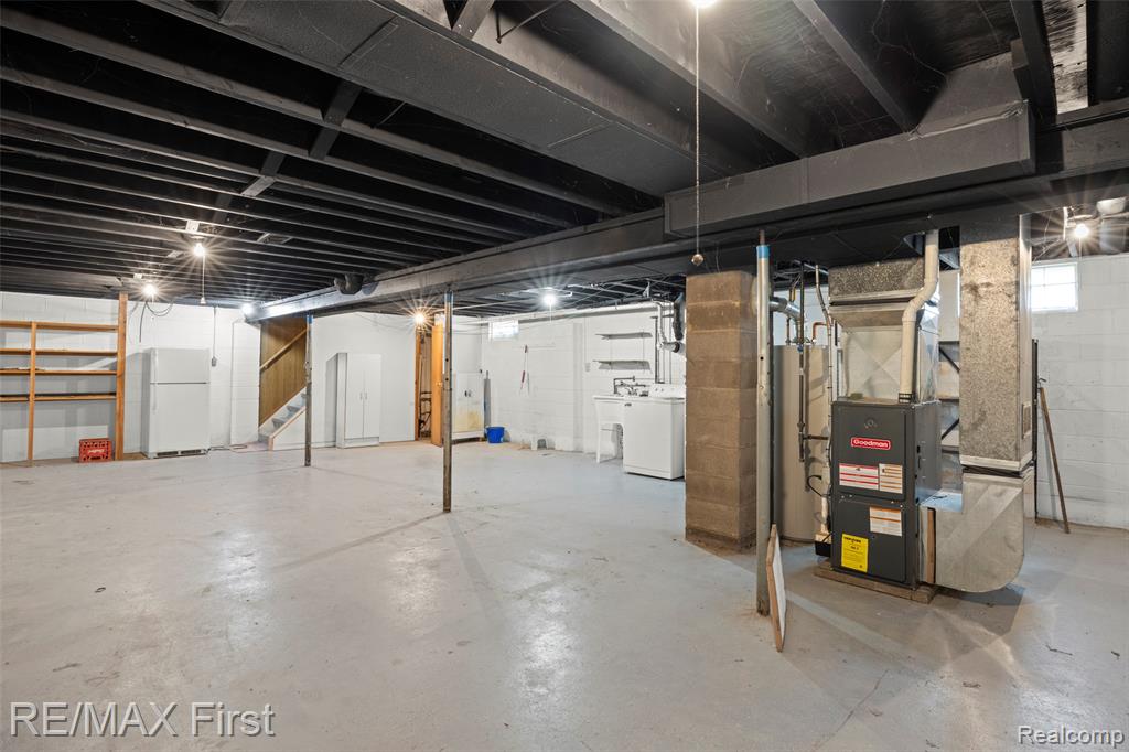 2070 Walton Boulevard Rochester, MI 48309 - Photo 19 of 25