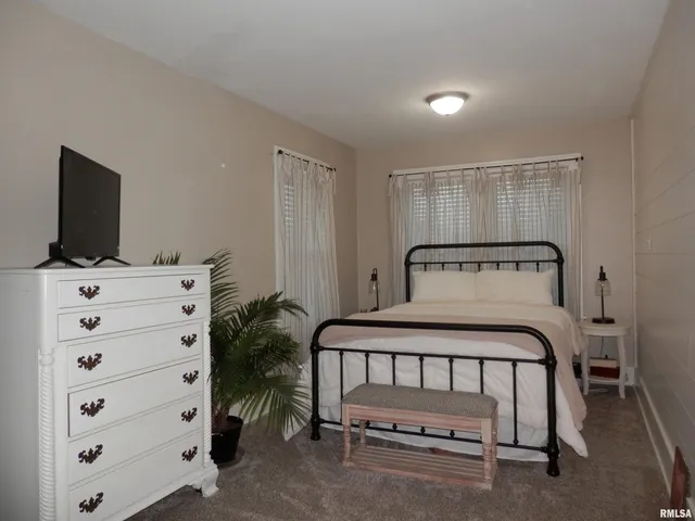 $89,900 | 1828 Baird Avenue, Galesburg, IL 61401