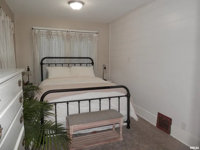 $89,900 | 1828 Baird Avenue, Galesburg, IL 61401