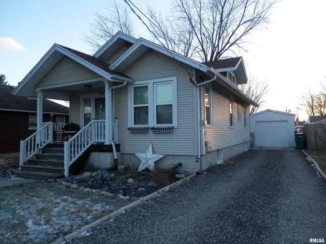 $89,900 | 1828 Baird Avenue, Galesburg, IL 61401