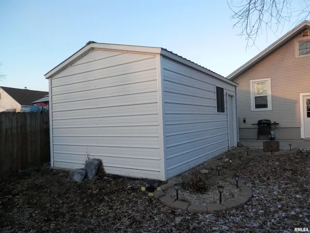 $89,900 | 1828 Baird Avenue, Galesburg, IL 61401