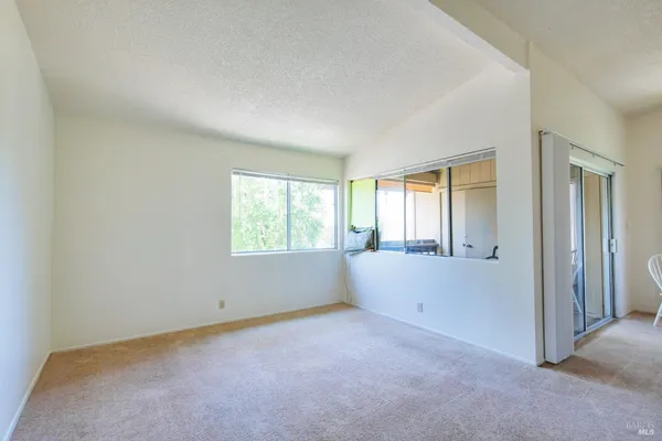 $167,000 | 355 Parkview Terrace, Unit B2, Vallejo, CA 94589