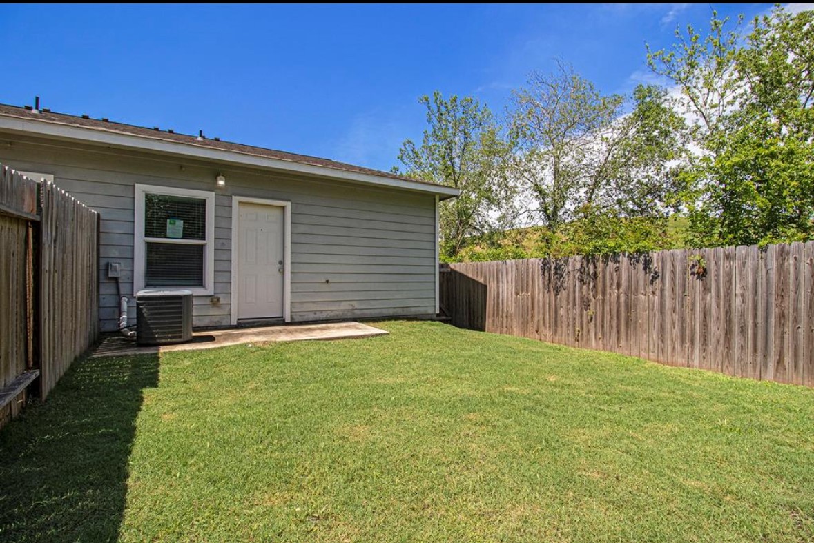 9834 Pelsey Street, Unit B Houston, TX 77029 - Photo 21 of 22