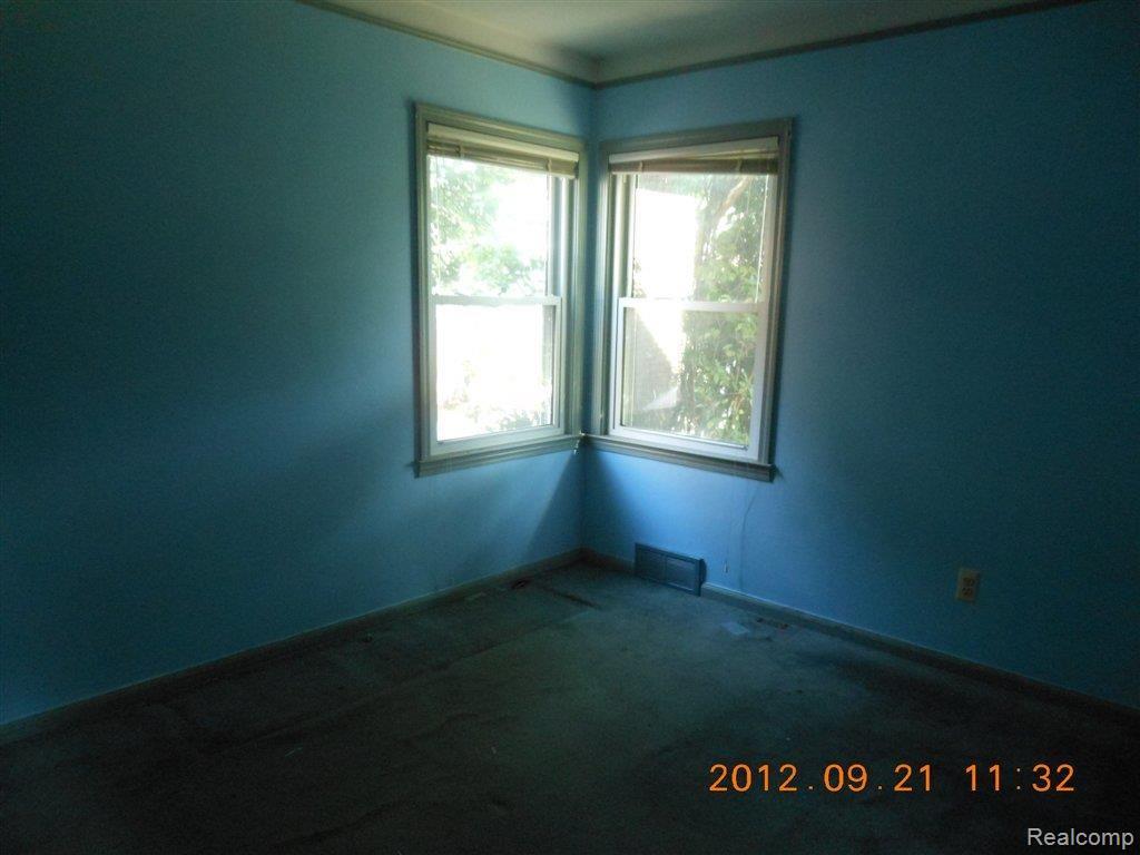 11680 Appleton Avenue Redford, MI 48239 - Photo 6 of 10 022.JPG