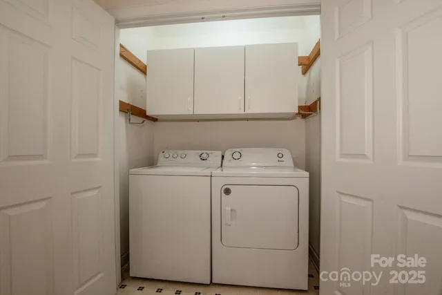 $325,000 | 8320 Highland Glen Drive, Charlotte, NC 28269