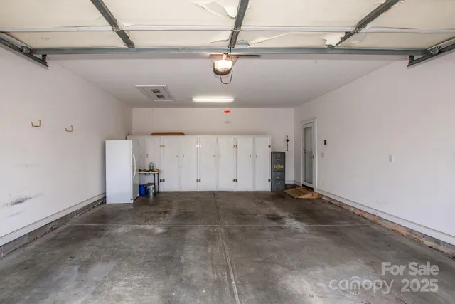 $325,000 | 8320 Highland Glen Drive, Charlotte, NC 28269