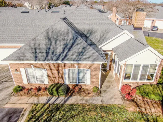 $325,000 | 8320 Highland Glen Drive, Charlotte, NC 28269