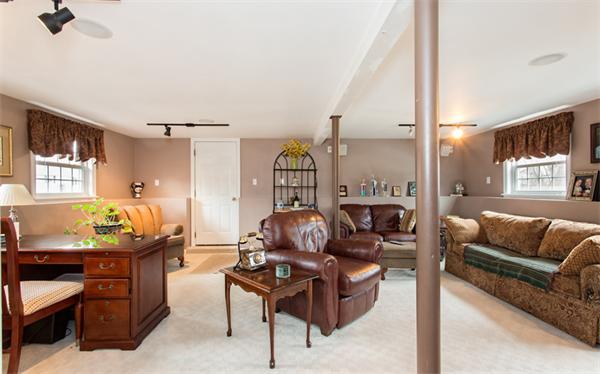 17 Stoneybrook Road Methuen, MA 01844 - Photo 15 of 20 Gallery Image 15
