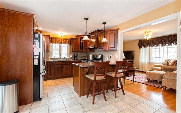 17 Stoneybrook Road Methuen, MA 01844 - Photo 8 of 20 Gallery Image 8