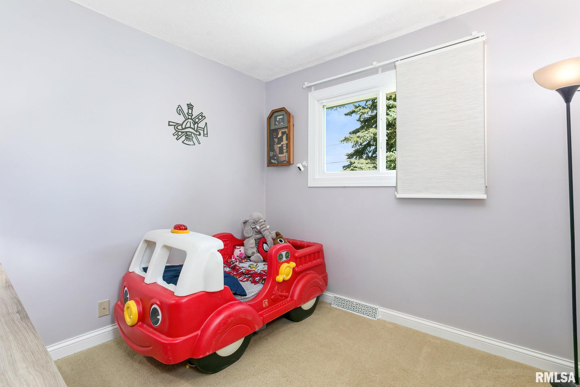 554 Belmont Road Bettendorf, IA 52722 - Photo 17 of 34 Gallery Image 17