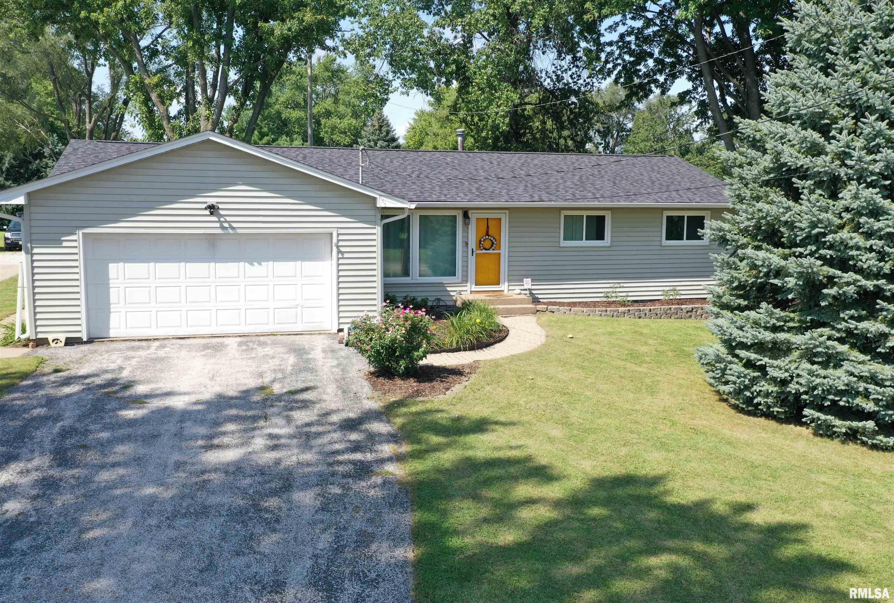 554 Belmont Road Bettendorf, IA 52722 - Photo 2 of 34 Gallery Image 2
