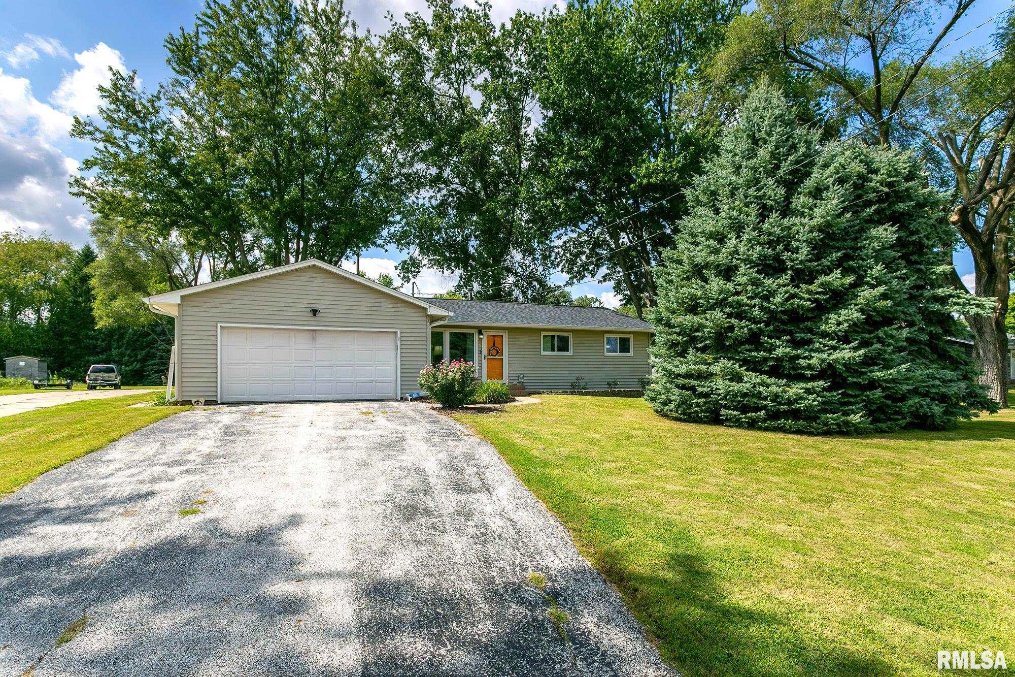 554 Belmont Road Bettendorf, IA 52722 - Photo 3 of 34 Gallery Image 3
