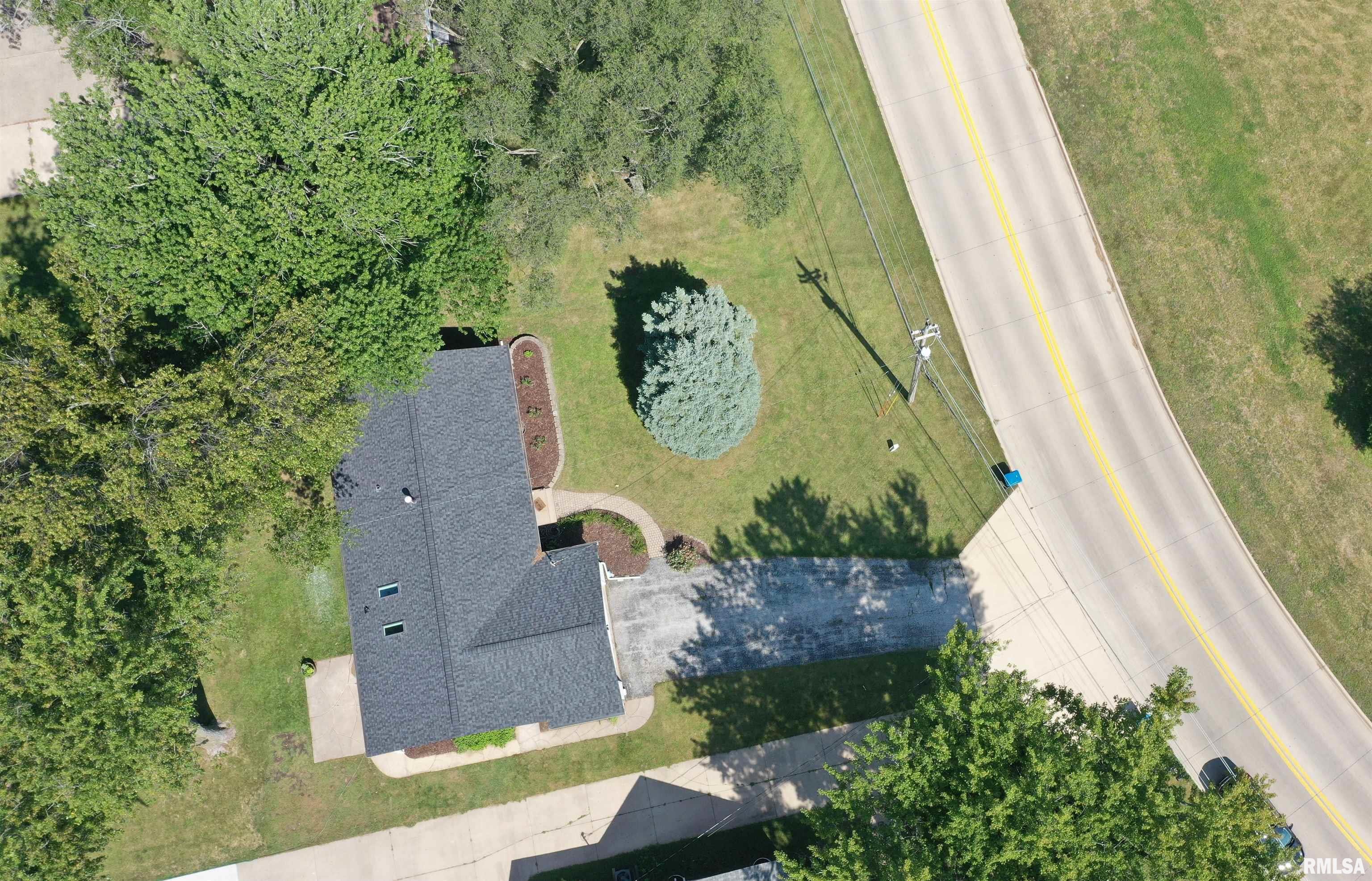 554 Belmont Road Bettendorf, IA 52722 - Photo 31 of 34 Gallery Image 31