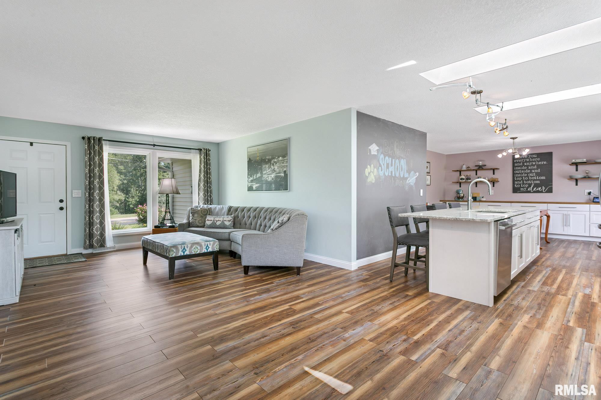 554 Belmont Road Bettendorf, IA 52722 - Photo 8 of 34 Gallery Image 8