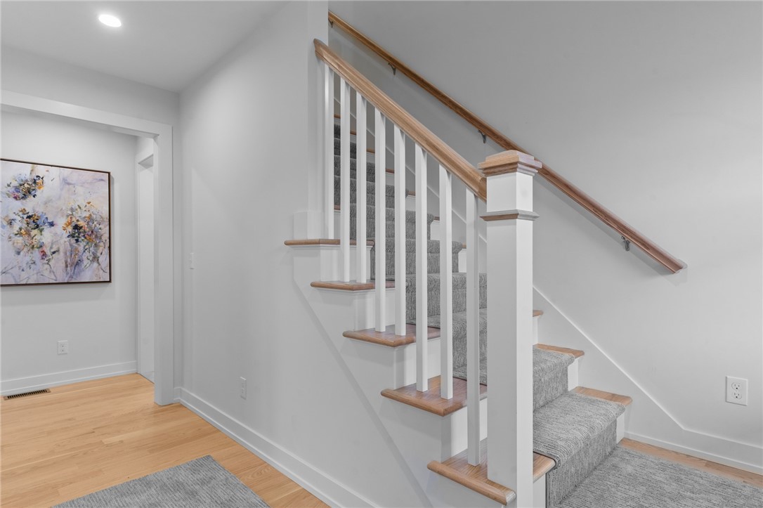 18 Red Maple Lane Warwick, RI 02886 - Photo 2 of 39 Entryway