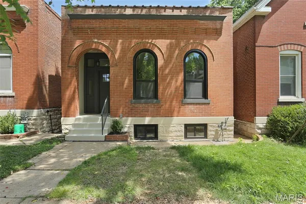 $319,900 | 5637 Reber Place, St. Louis, MO 63139