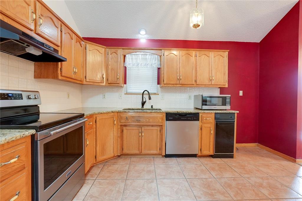 1211 North Davis Road Independence, MO 64056 - Photo 9 of 33