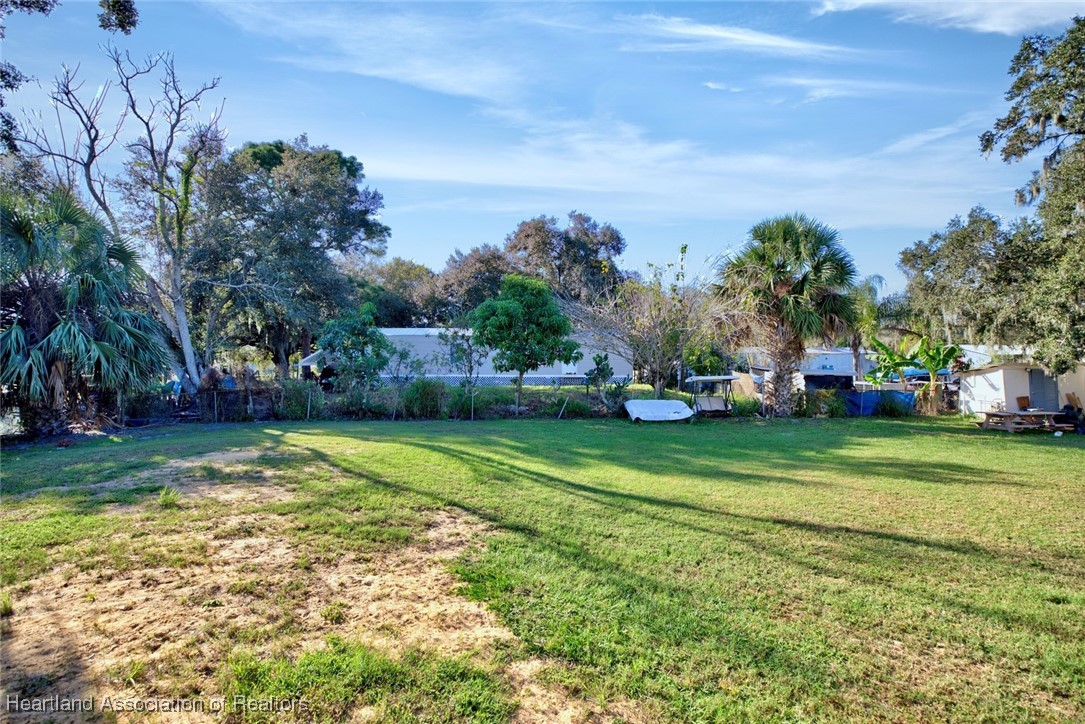 258-264 Griffin Road Wauchula, FL 33873 - Photo 26 of 33 a view of a park with large trees