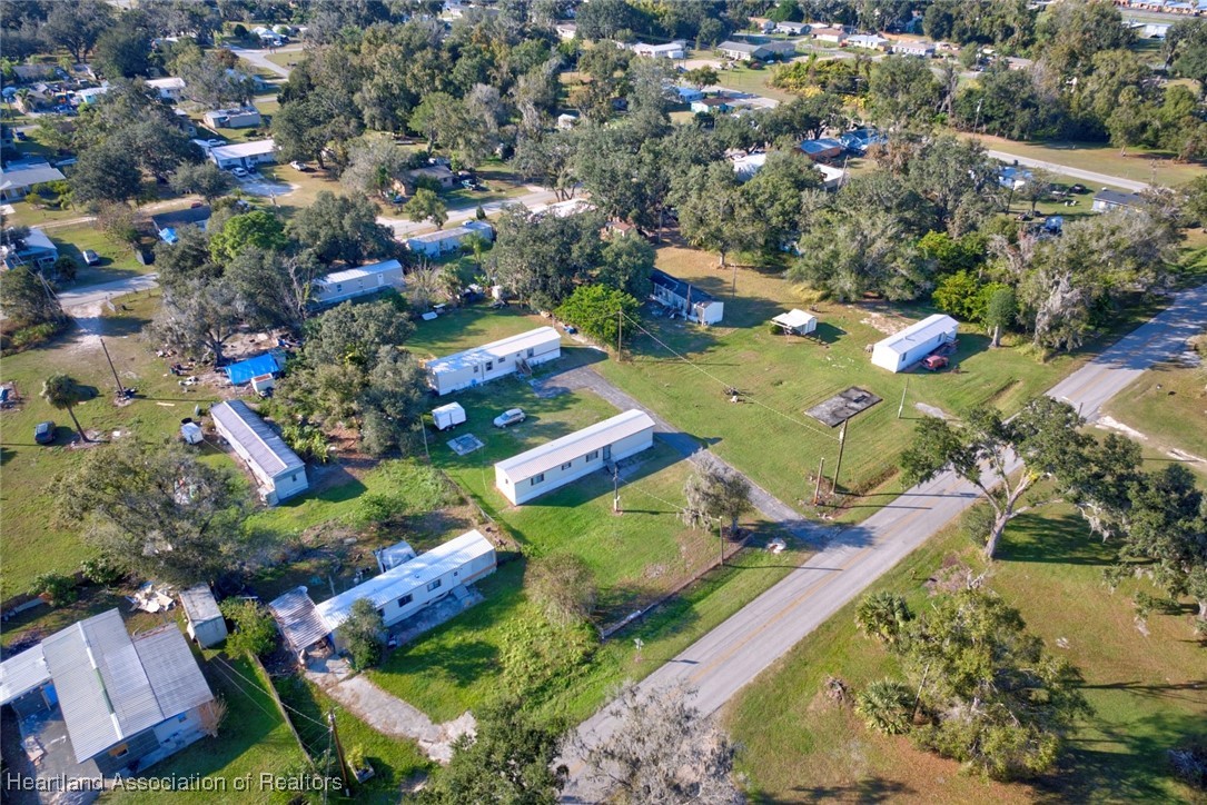258-264 Griffin Road Wauchula, FL 33873 - Photo 29 of 33 an aerial view of a city