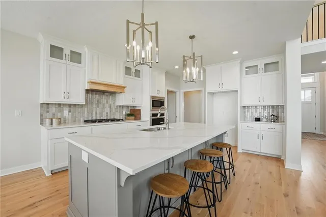 $775,000 | 1312 Northwest 107th Terrace, Kansas City, MO 64155