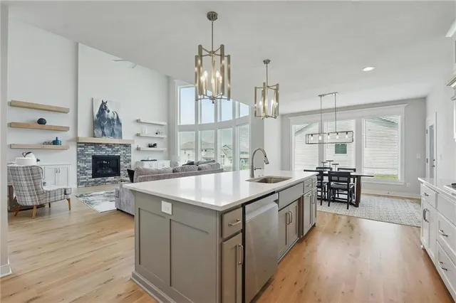 $775,000 | 1312 Northwest 107th Terrace, Kansas City, MO 64155