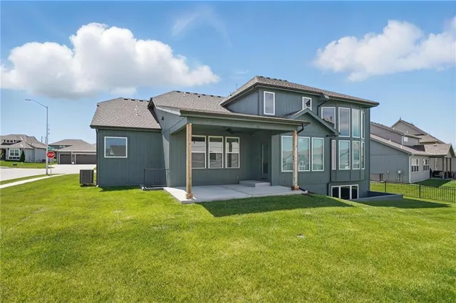 $775,000 | 1312 Northwest 107th Terrace, Kansas City, MO 64155