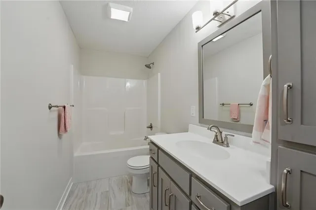 $775,000 | 1312 Northwest 107th Terrace, Kansas City, MO 64155