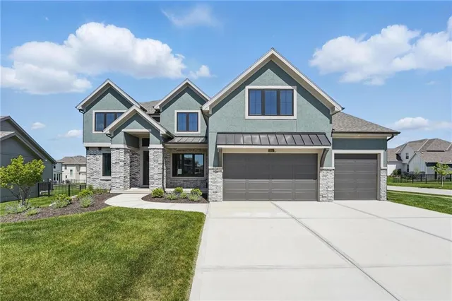 $775,000 | 1312 Northwest 107th Terrace, Kansas City, MO 64155