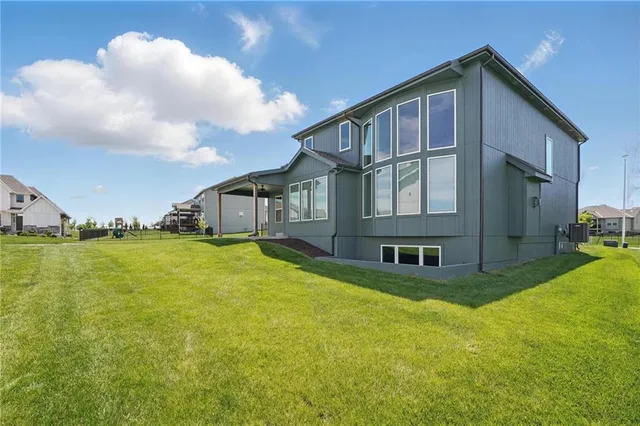 $775,000 | 1312 Northwest 107th Terrace, Kansas City, MO 64155