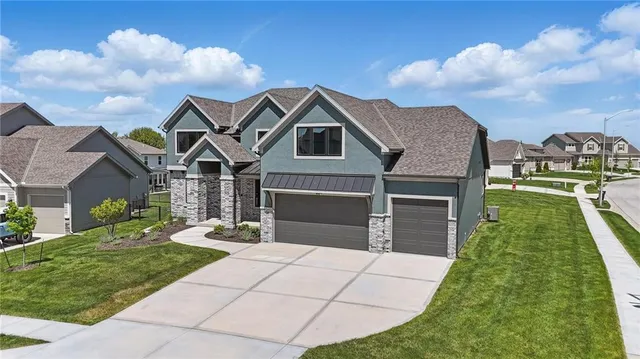 $775,000 | 1312 Northwest 107th Terrace, Kansas City, MO 64155