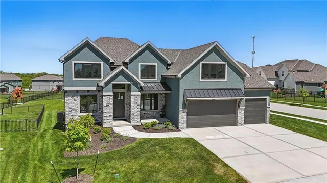 $775,000 | 1312 Northwest 107th Terrace, Kansas City, MO 64155