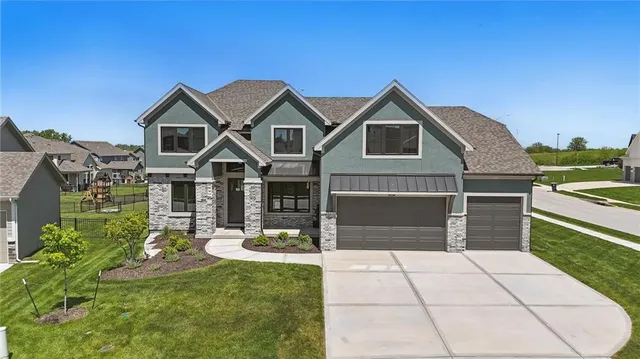 $775,000 | 1312 Northwest 107th Terrace, Kansas City, MO 64155