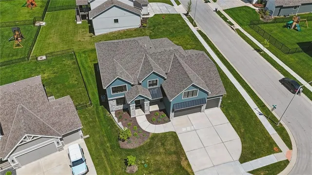 $775,000 | 1312 Northwest 107th Terrace, Kansas City, MO 64155