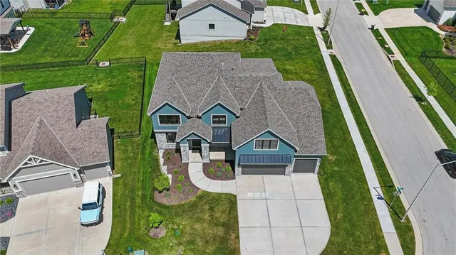 $775,000 | 1312 Northwest 107th Terrace, Kansas City, MO 64155