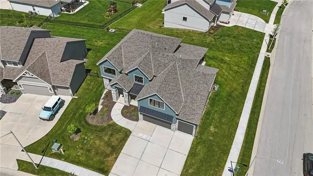 $775,000 | 1312 Northwest 107th Terrace, Kansas City, MO 64155