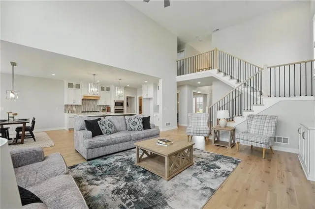 $775,000 | 1312 Northwest 107th Terrace, Kansas City, MO 64155