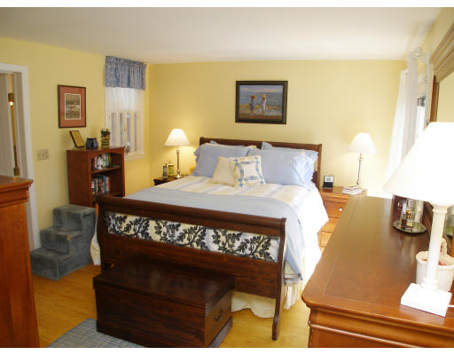 12 Barnes Road, Unit 1 Newton, MA 02458 - Photo 4 of 8 Gallery Image 4